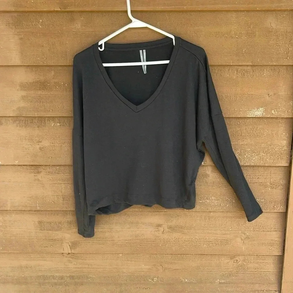 Anthropologie black textured shrug long sleeve shirt size XS